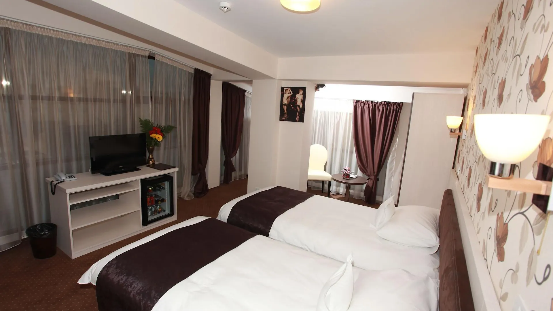 בוקרשט West Plaza Hotel