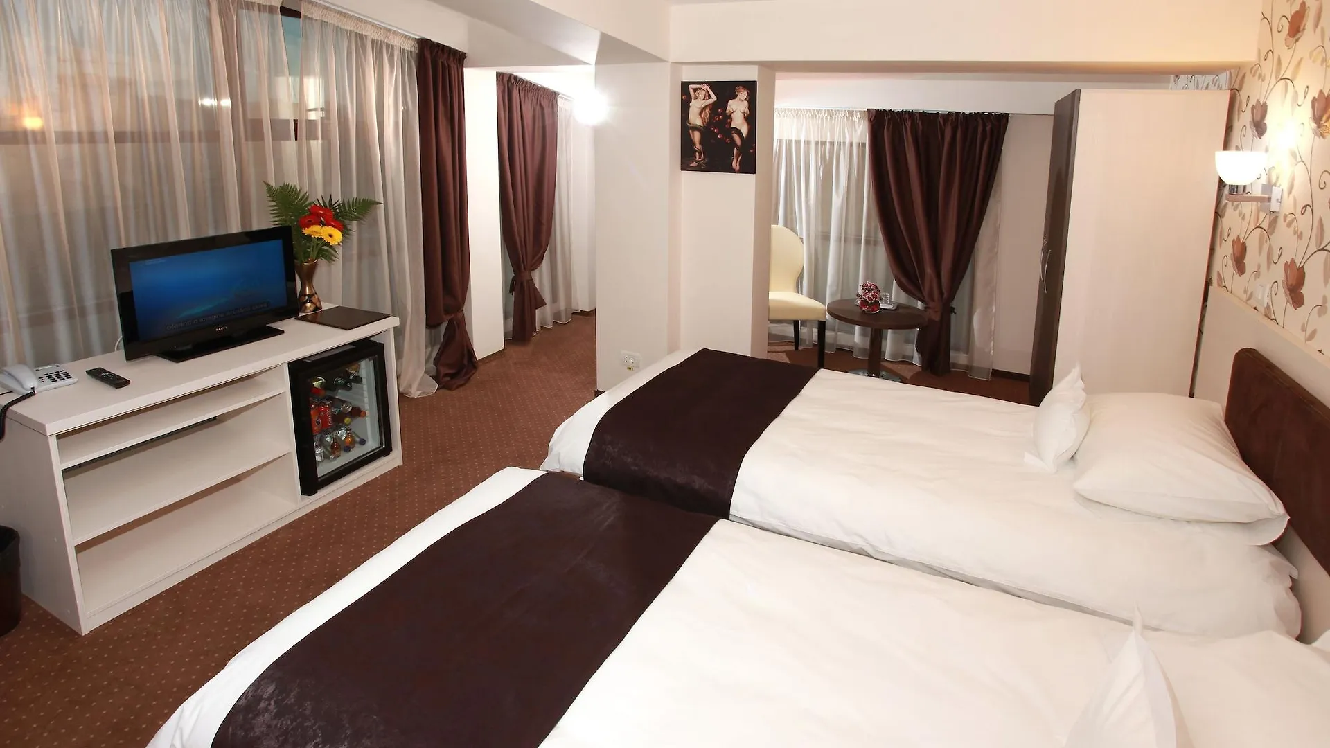 West Plaza Hotel Bucharest 3*,