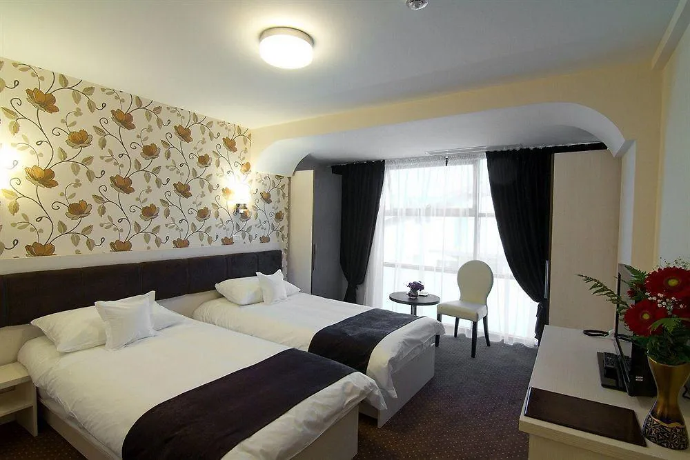 West Plaza Hotel Bucharest 3*,  Romania