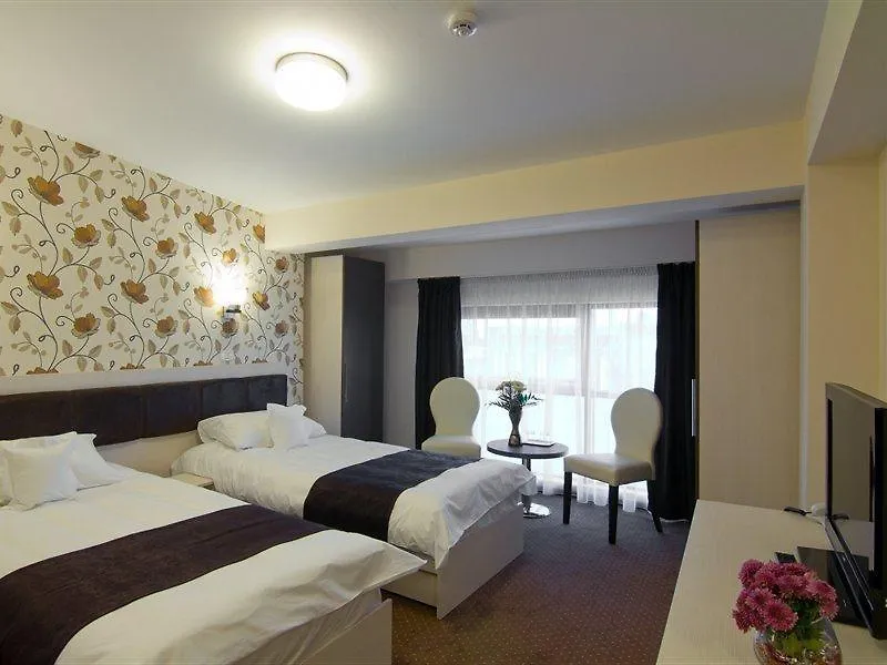 West Plaza Hotel Bucharest 3*,